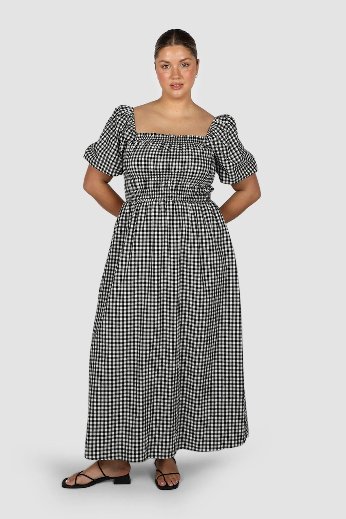 ISMAE MAXI DRESS B&W GINGHAM