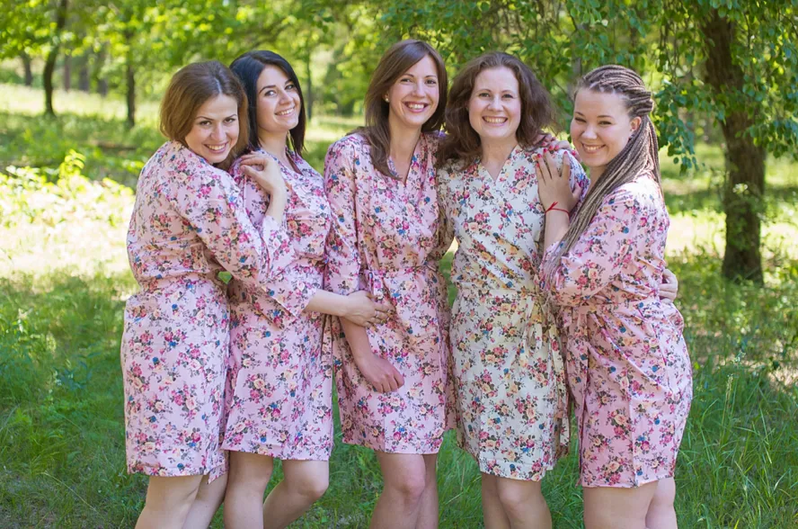 Pink Vintage Chic Floral Pattern Bridesmaids Robes